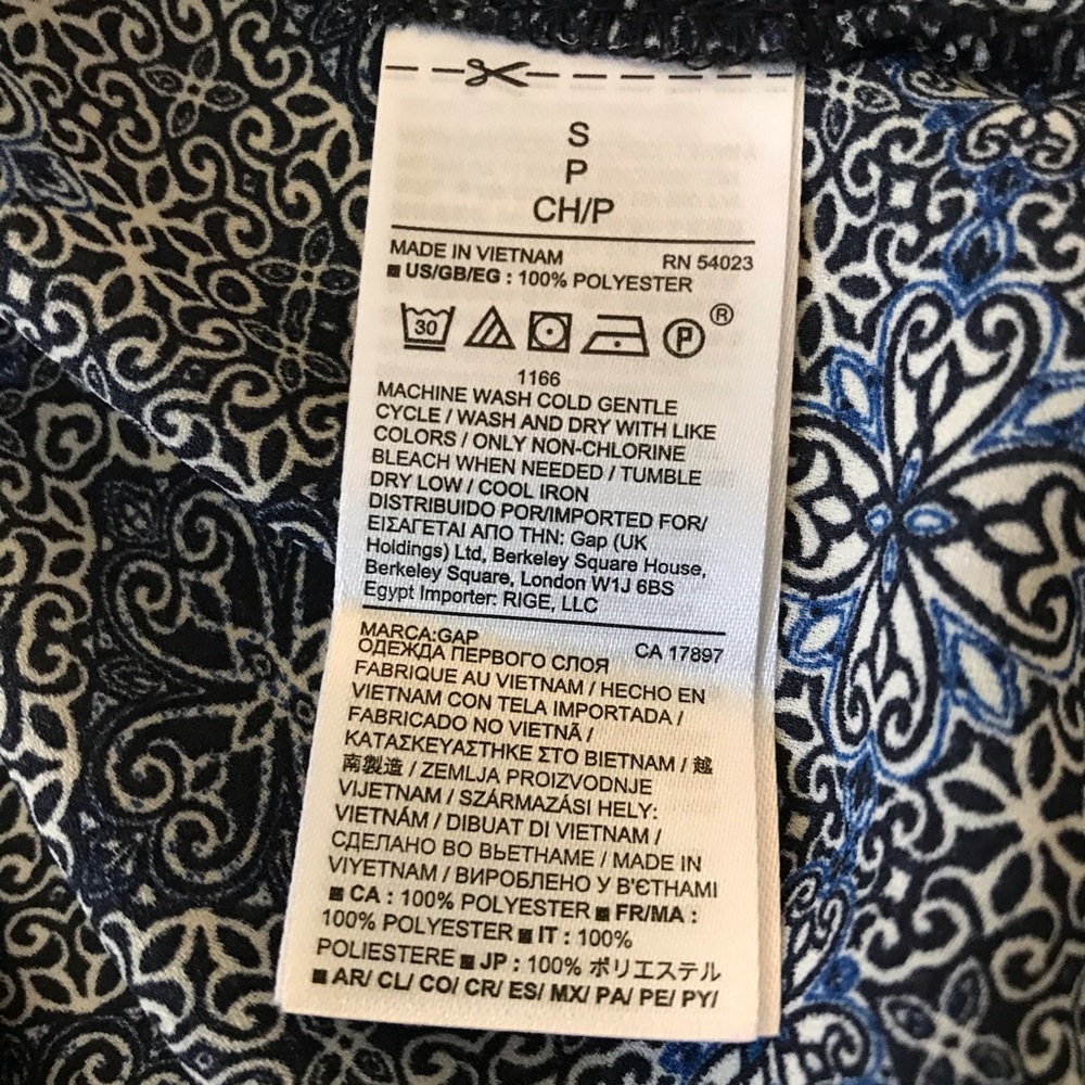 GAP Blouse - Picture 6 of 6